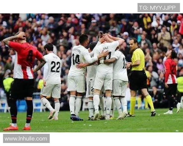 约文图特与毕尔巴的激烈对决揭示足球战术的精彩碰撞与球队实力的较量